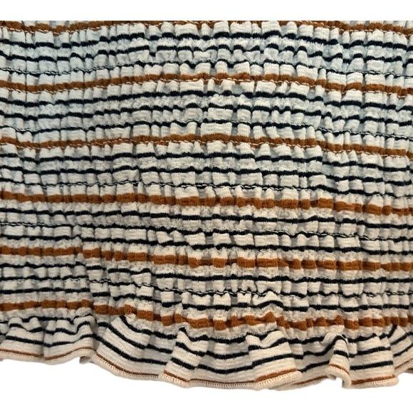 LOFT crop top, ruched elastic front and back. Full 3/4 sleeves, ruffle trim. - Picture 6 of 7